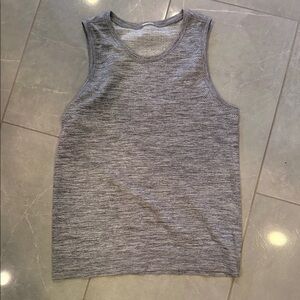 Athleta In Motion Seamless Heather Tank in gray. 
Size L. Perfect condition!
